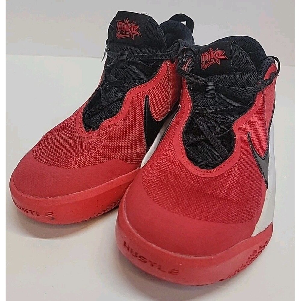 Nike Hustle Cw6735-600 red with black SWOOSH Sz 7Y